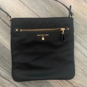 Michael Kors Nylon cross body bag 🖤black